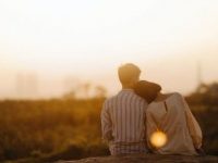 Manfaat Deep Talk untuk Pasangan yang Baru Menikah